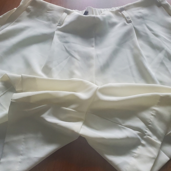 Cream Colour Dressy Flowy Shorts - Picture 6 of 6